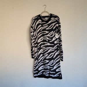 NWT Susana midi furry sweater dress size Small BLACK IVORY COMBO